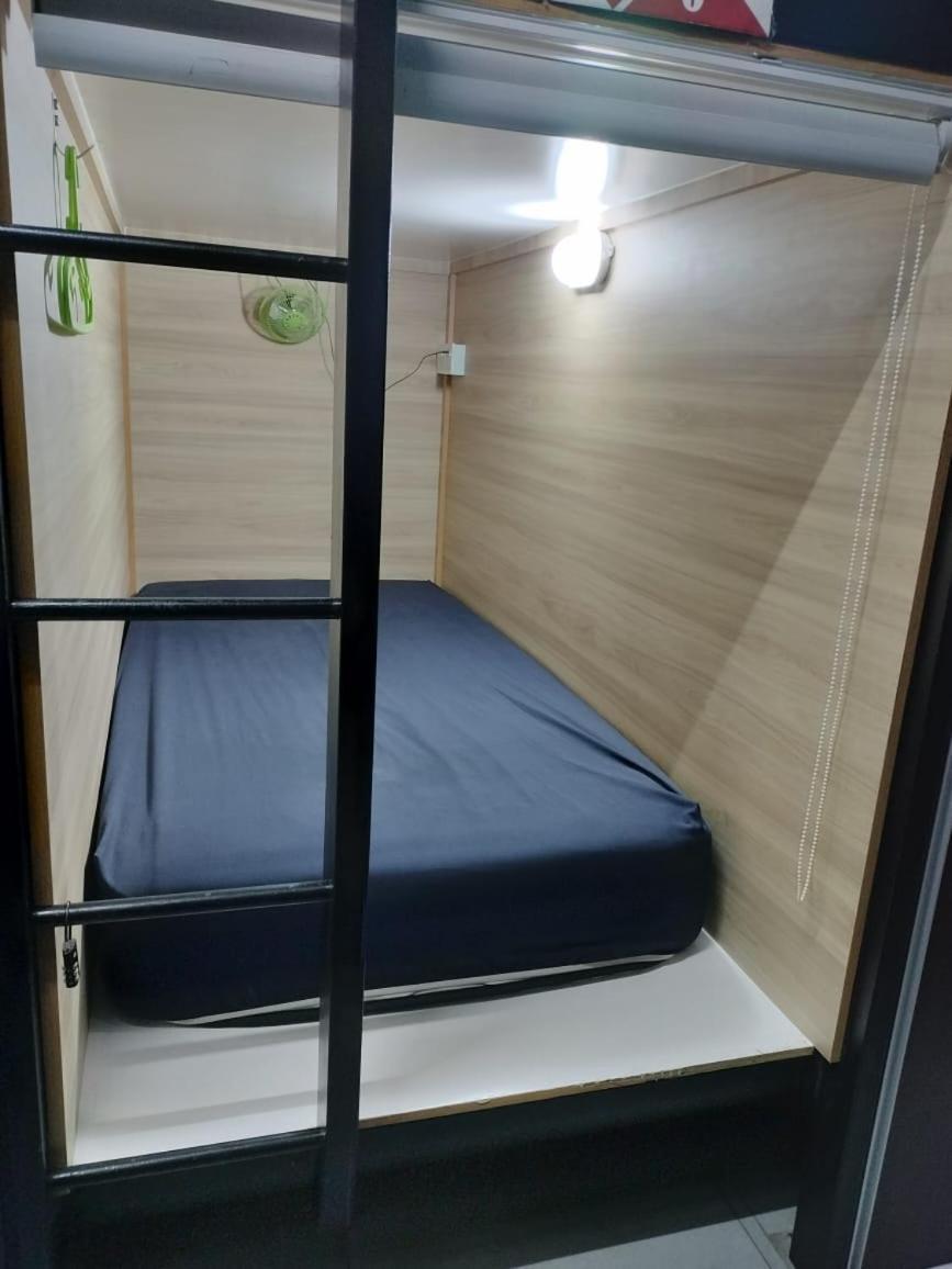 Bricks Backpackers Sleepbox Hotel Тана Рата Екстериор снимка